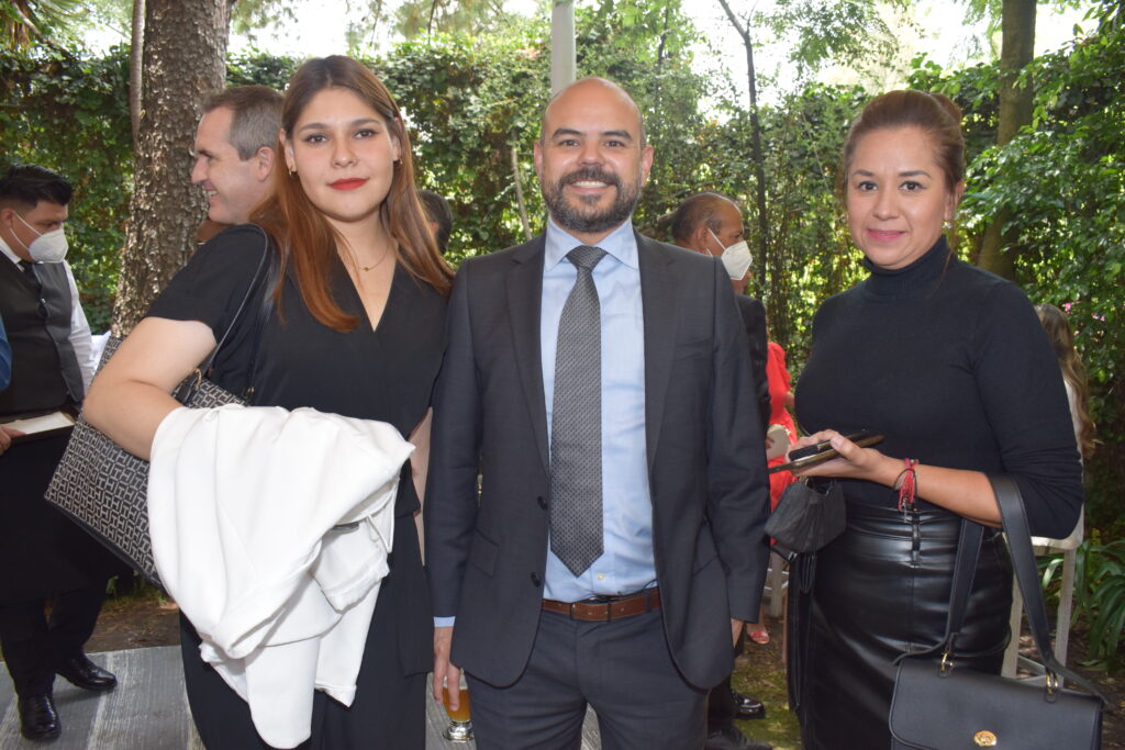 Rosy Mercado, Juan Alberto Varela y Mónica Castillo