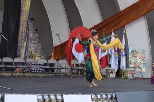 Bailables de los países ASEAN +3 amenizaron el evento