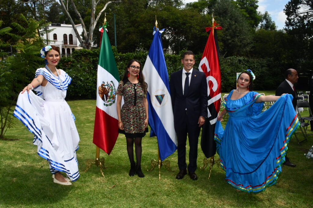 Eloísa Gutiérrez y Juan Carlos Gutiérrez Madrigal, Embajador de Nicaragua